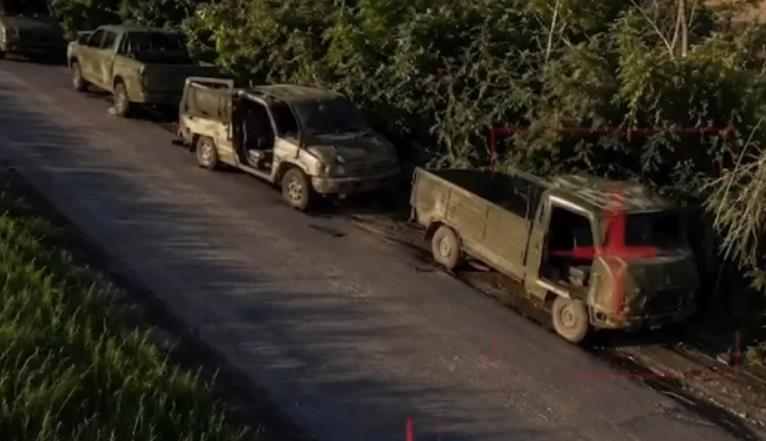 Фото для новини:Бійці Азову показали удар по російській колоні