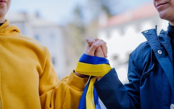 Фото для новини:День Незалежності різко піднявся в рейтингу свят українців - опитування
