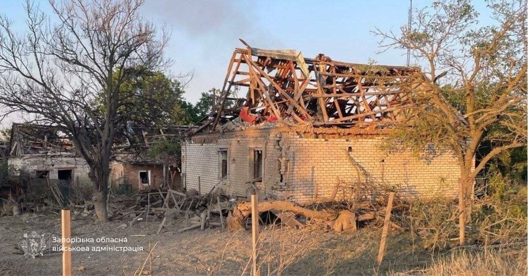 Фото для новини:Доба на Запоріжжі: десятки пошкоджених об'єктів і поранені