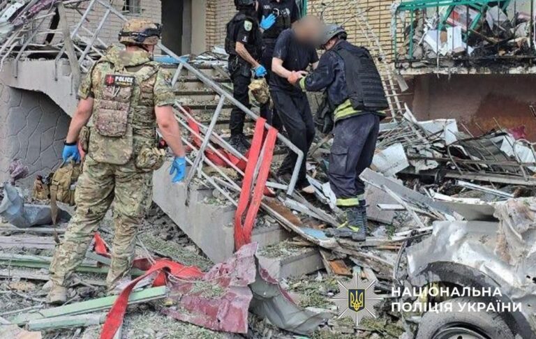 Фото для новини:Донеччина після нових атак РФ: загиблі, поранені та масштабні руйнування