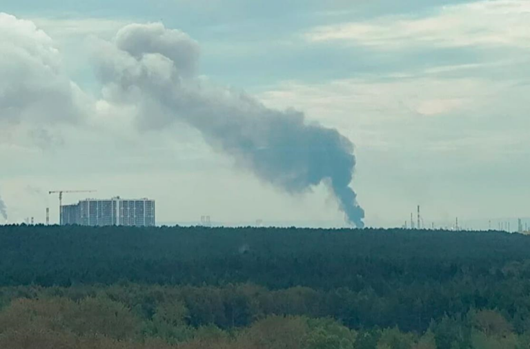 Фото для новини:Дрони атакували один з найбільших НПЗ Росії - соцмережі