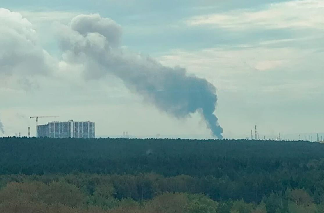 Фото для новини:Дрони атакували один з найбільших НПЗ Росії - соцмережі