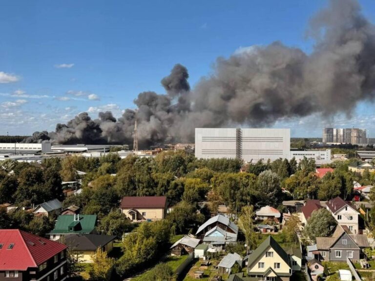 Фото для новини:Друга пожежа за добу: під Москвою палає склад
