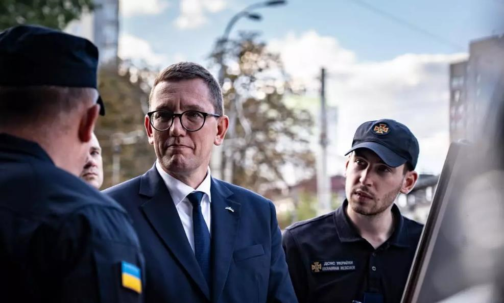 Фото для новини:Естонську делегацію звозили на столичну Лук&rsquo;янівку