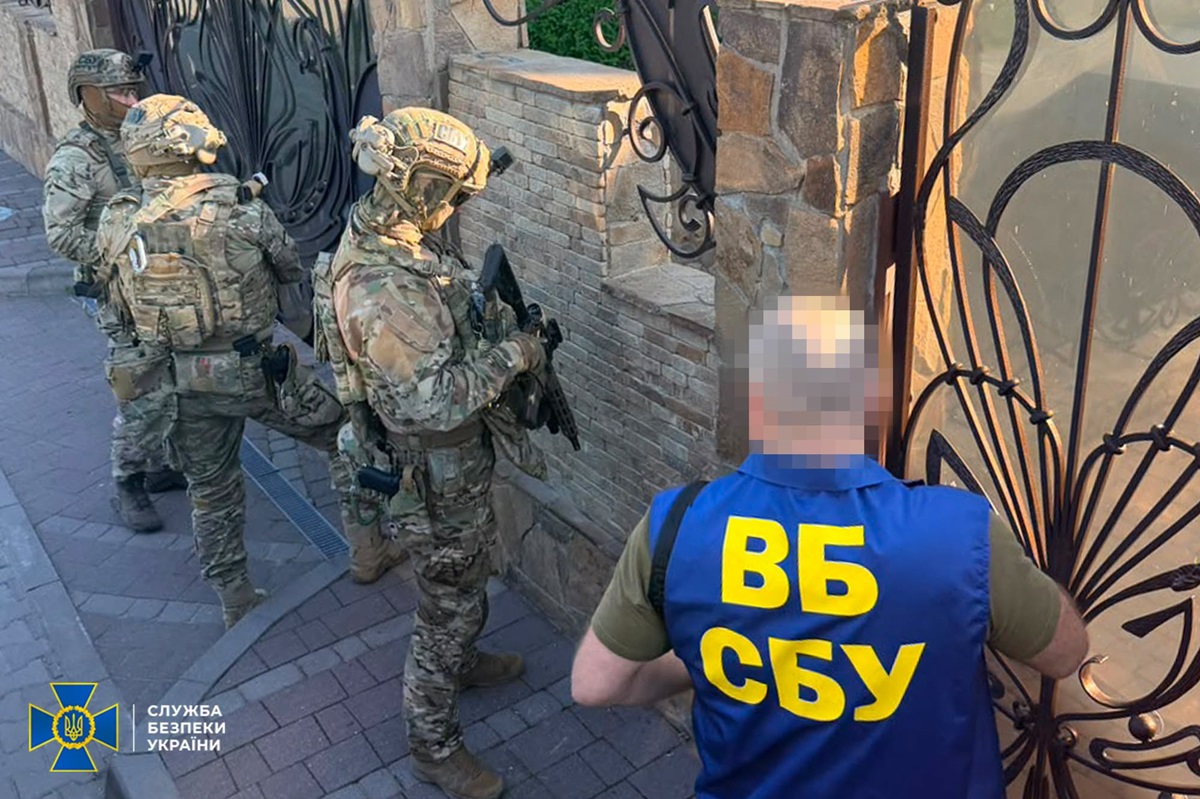 Фото для новини:Фіктивна робота заради броні: співробітника СБУ підозрюють у схемі
