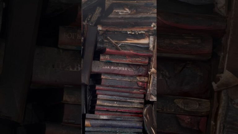 Фото для новини:Russia’s ballistic attack severely damaged a book market in Kyiv