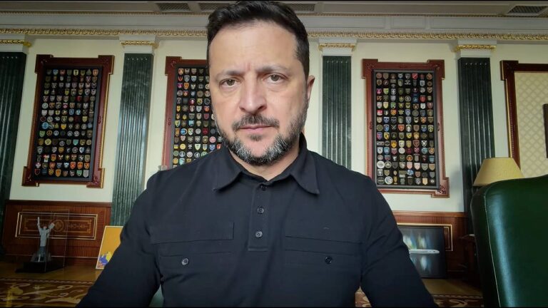 Фото для новини:Мир уже давно міг бути, але єдиний, кого мир не цікавить, править у Москві