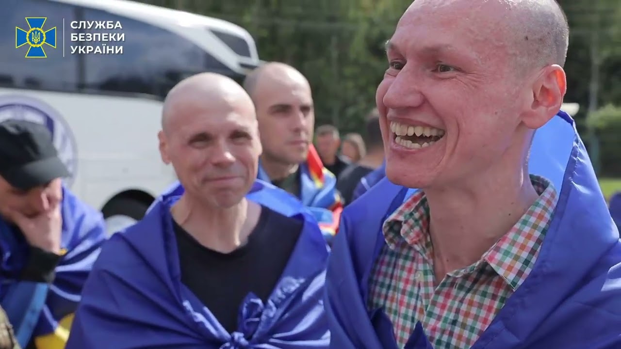 Фото для новини:СБУ показала ексклюзивне відео з обміну полоненими 19 серпня