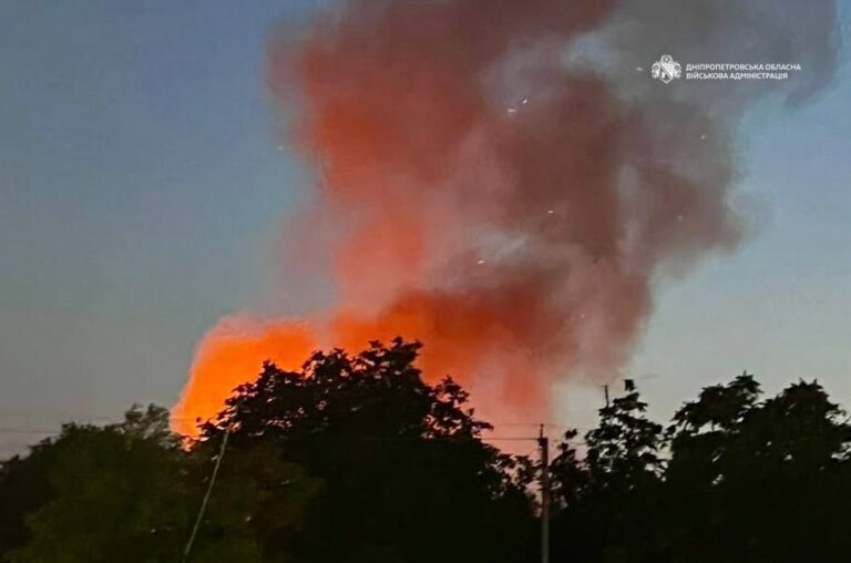 Фото для новини:На Дніпропетровщині БПЛА спричинили пожежі в трьох районах