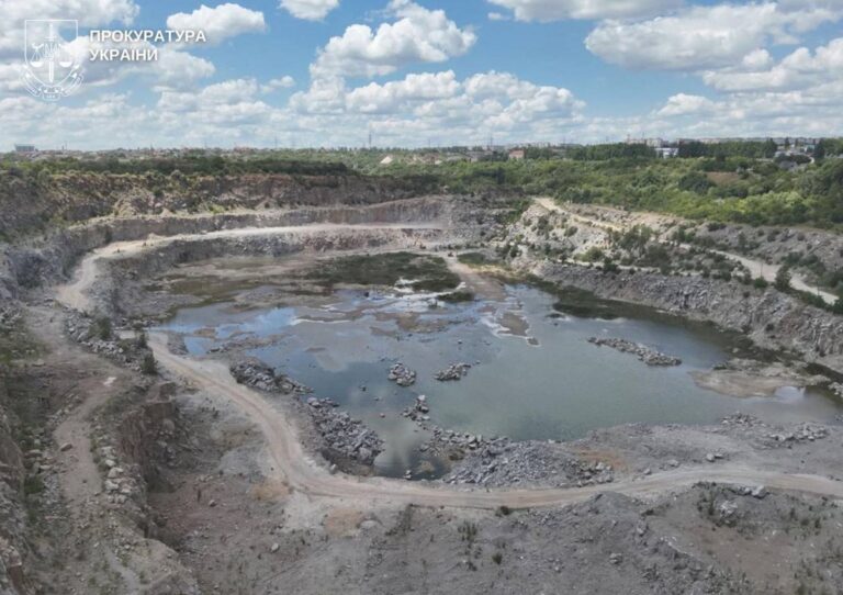 Фото для новини:На Кіровоградщині викрили видобуток граніту на 1,5 млрд