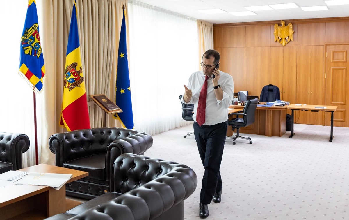 Фото для новини:Нові прем'єри України та Молдови провели першу розмову