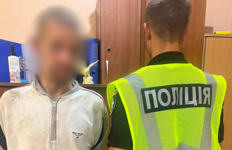Фото для новини:Одесита судитимуть за наругу над прапором України