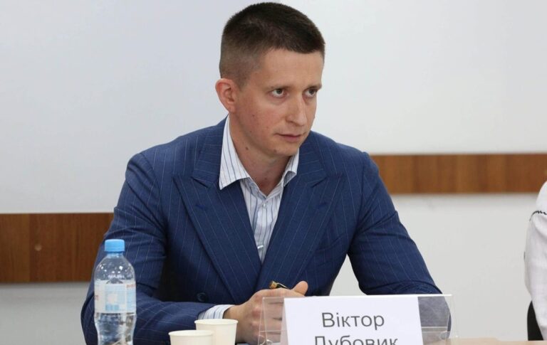 Фото для новини:Операція Феміда: за чиновника ОП Дубовика внесли заставу