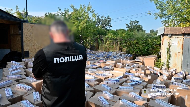 Фото для новини:Під Києвом викрили склад контрафактних сигарет