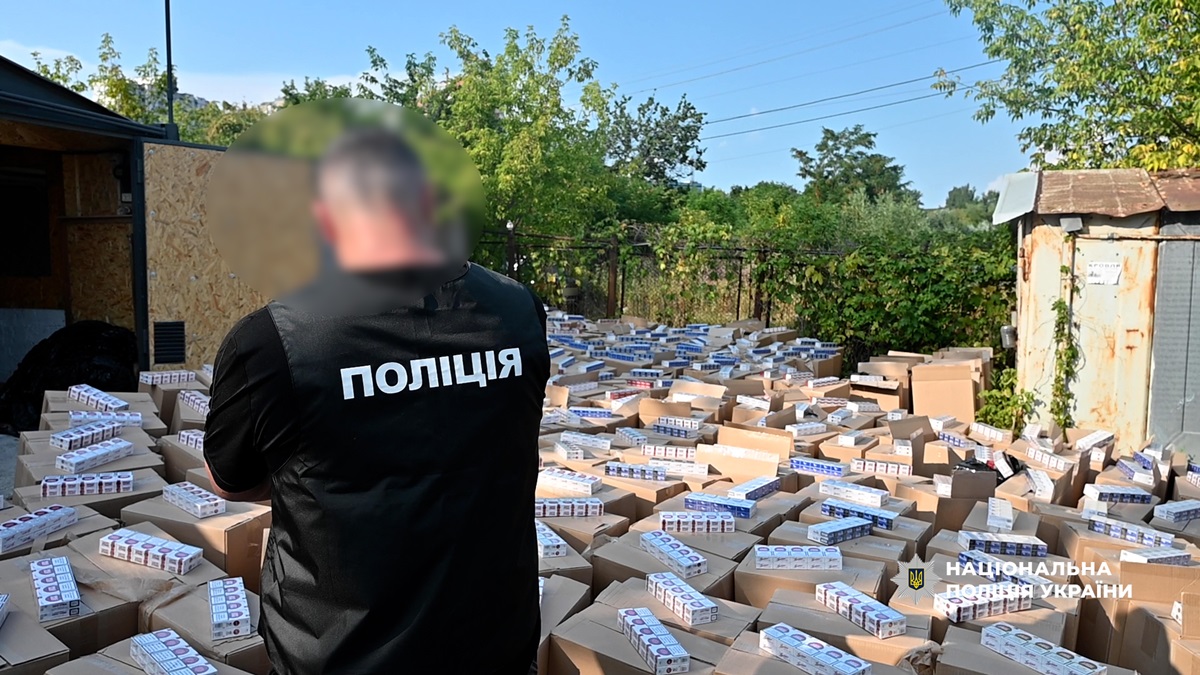 Фото для новини:Під Києвом викрили склад контрафактних сигарет