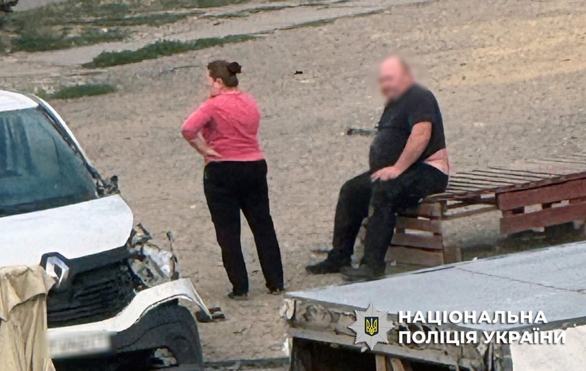 Фото для новини:РФ атакувала цивільного на ринку Херсона