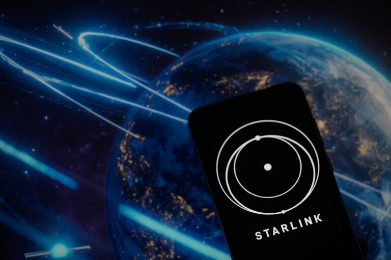 Фото для новини:РФ прискорює аналог Starlink: ГУР розповіло про супутники Рассвет