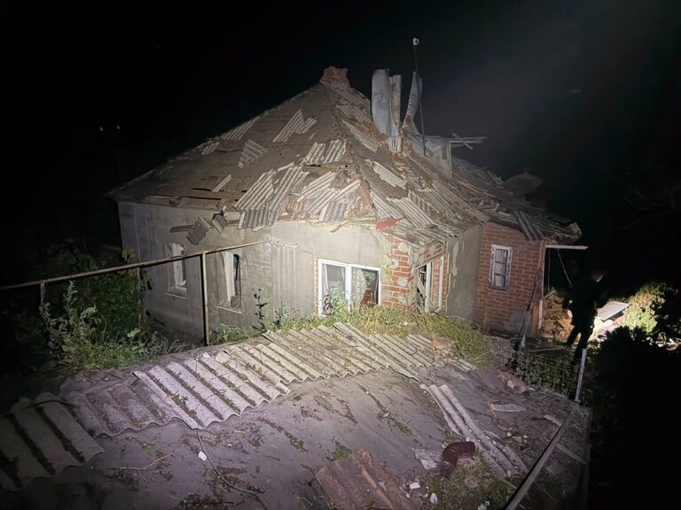 Фото для новини:РФ скинула КАБи на Ізюм: четверо поранених