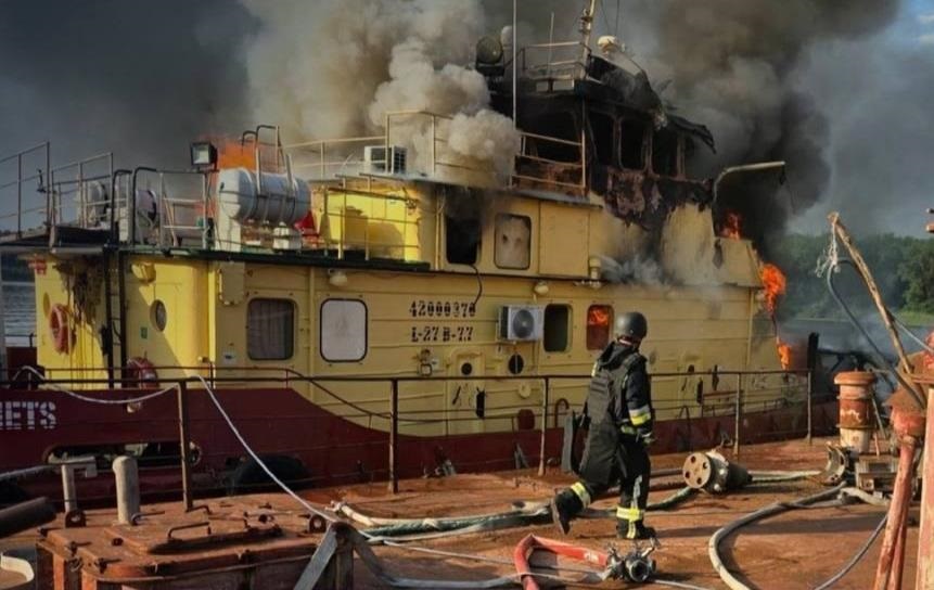 Фото для новини:Росія атакувала цивільні судна в портах Великої Одеси і Дунаю