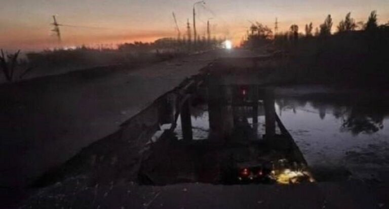 Фото для новини:Росія розбила міст у Слов'янську - журналіст