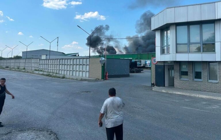 Фото для новини:Росія знищила склад ВООЗ у Дніпрі