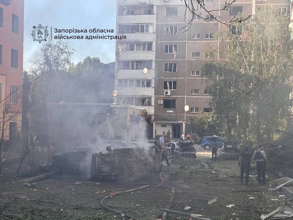 Фото для новини:Росіяни вдруге атакували Запоріжжя КАБом