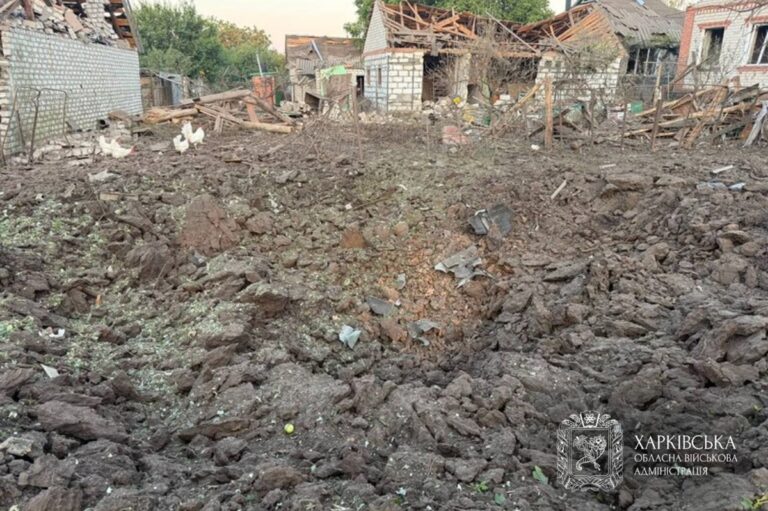 Фото для новини:Росіяни знову вдарили по Ізюму: серед постраждалих є дитина