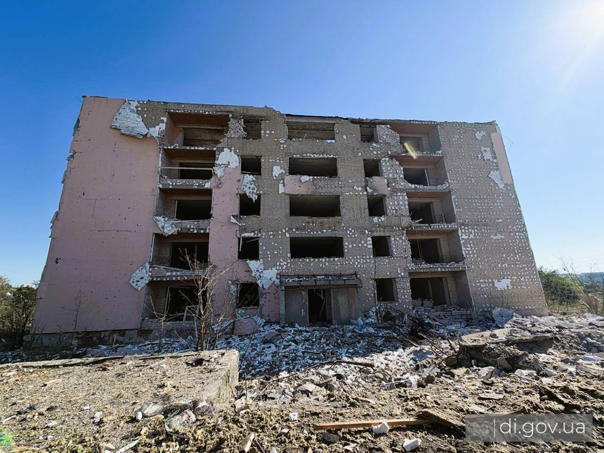 Фото для новини:Росіяни зруйнували гуртожитки переселенців на Харківщині