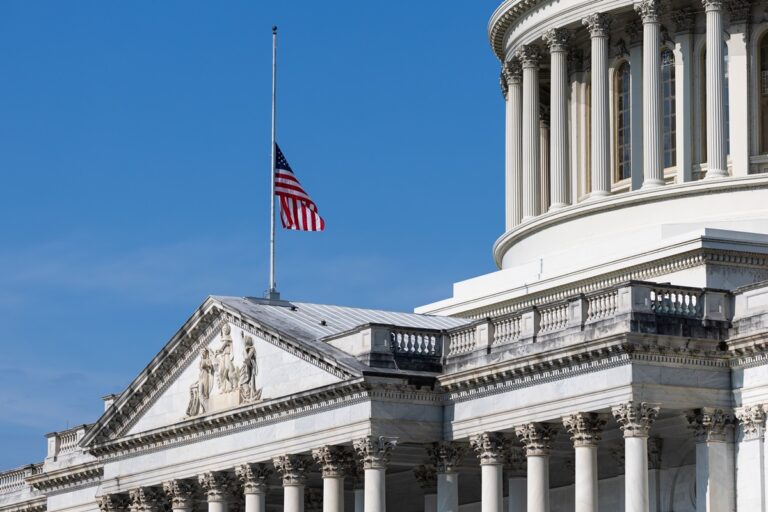 Фото для новини:Сенат США підтримав "пекельні санкції" проти РФ