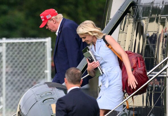 Фото для новини:Тінь Трампа. Хто така Наталі Харп