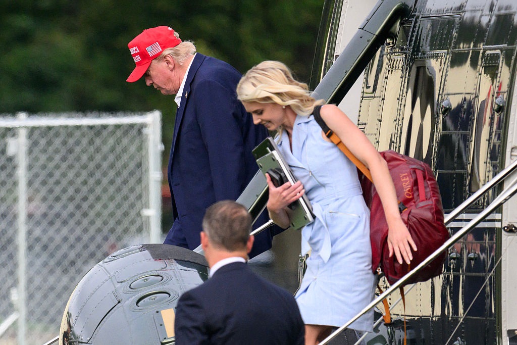 Фото для новини:Тінь Трампа. Хто така Наталі Харп
