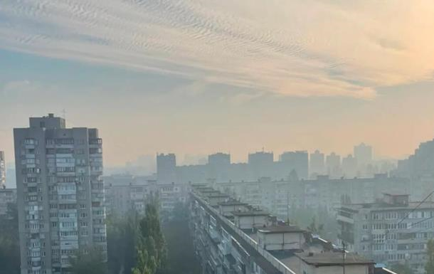 Фото для новини:У чотирьох містах Київщини через пожежі після атак забруднене повітря - ОВА
