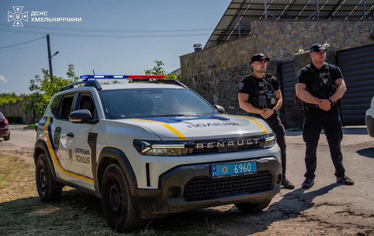 Фото для новини:У Києві 17-річний хлопець порізав ножем поліцейського