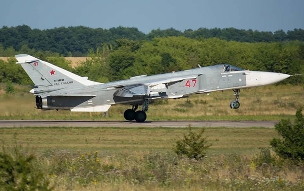 Фото для новини:У Криму знищено літак Су-24М - Зеленський