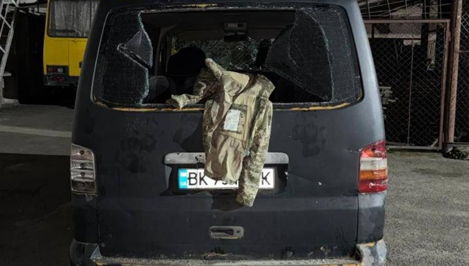Фото для новини:У Луцьку група людей напала на працівників ТЦК