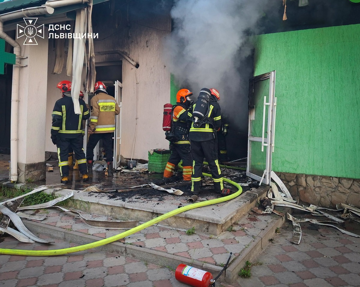 Фото для новини:У Львові стався вибух в аптеці, є загиблий