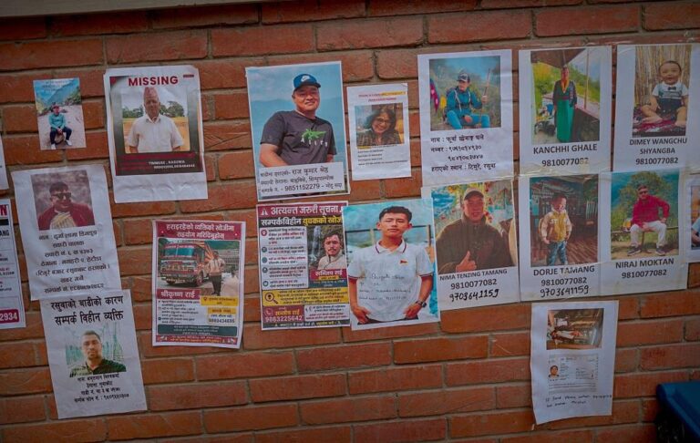 Фото для новини:У Непалі поховали сотні невпізнаних тіл