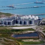 Фото для новини:У Тамані згоріло 12 резервуарів з нафтою - СБС