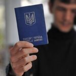 Фото для новини:Уряд змінив правила обслуговування чоловіків у консульствах за кордоном