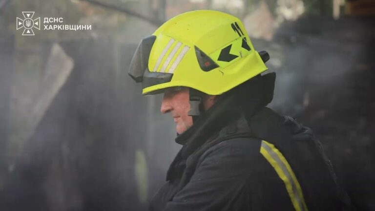 Фото для новини:Харків: ліквідація пожежі на складі після нічної атаки БпЛА | ДСНС