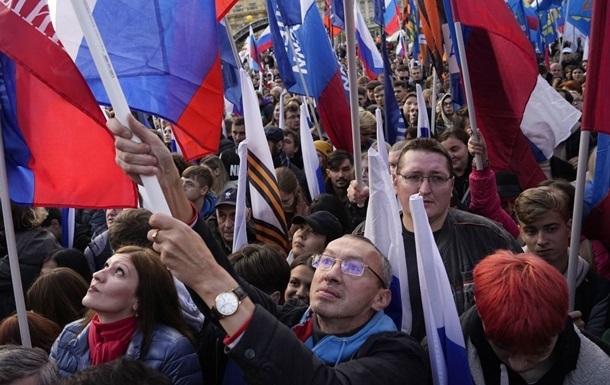 Фото для новини:Віра росіян у майбутнє країни впала до рівнів початку 1990-х