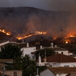 Фото для новини:Вогонь наблизився до курортів Греції: почалась евакуація