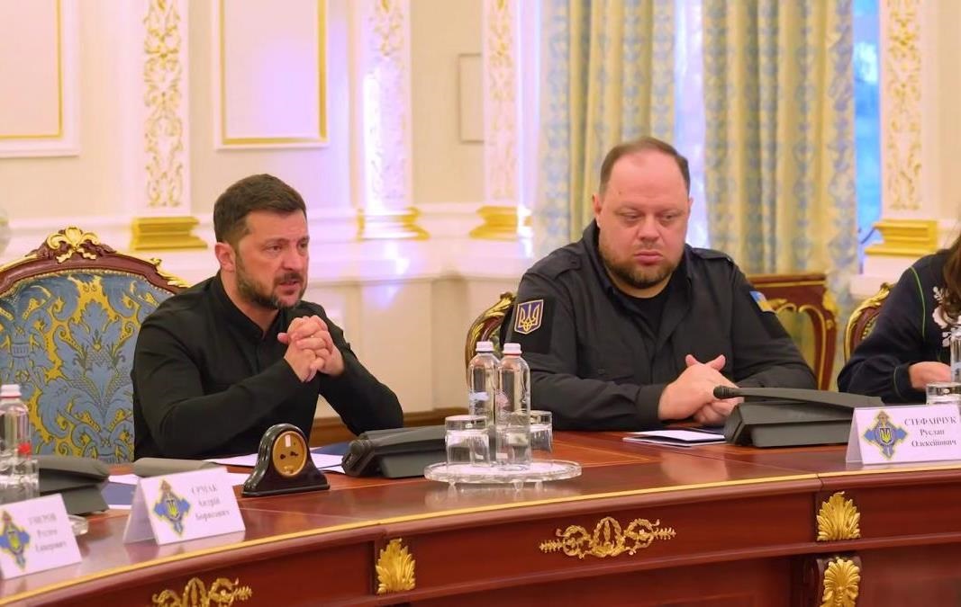 Фото для новини:Зеленський присвоїв Стефанчуку ранг надзвичайного і повноважного посла